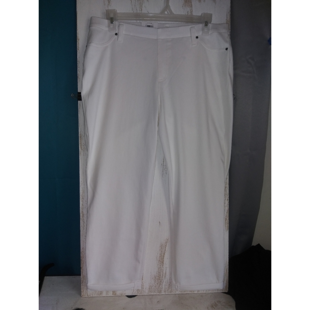 Time and Tru White jegging capri